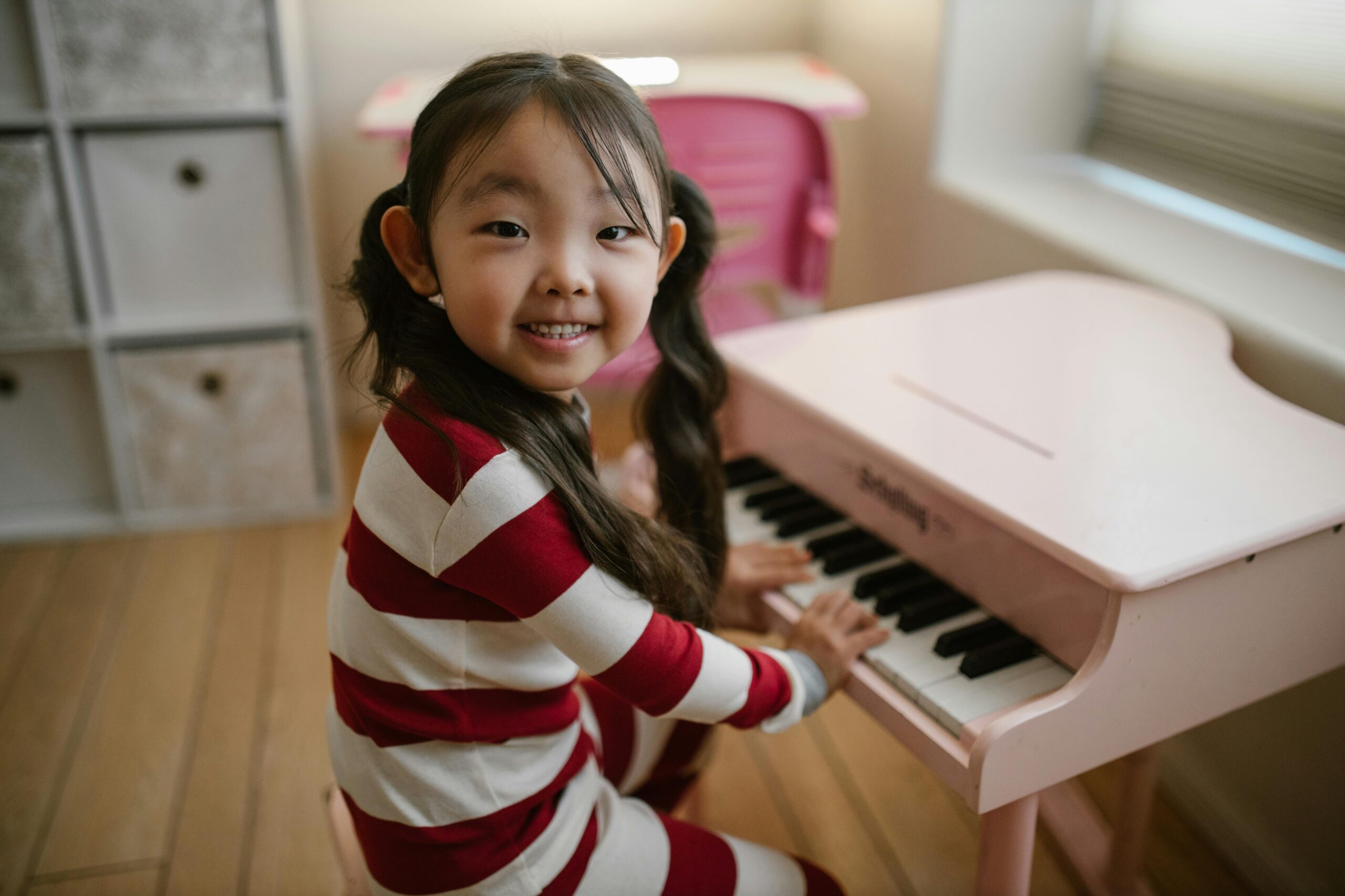 Mädchen bei der Musikalischen Früherziehung in der Lala Music School Hamburg